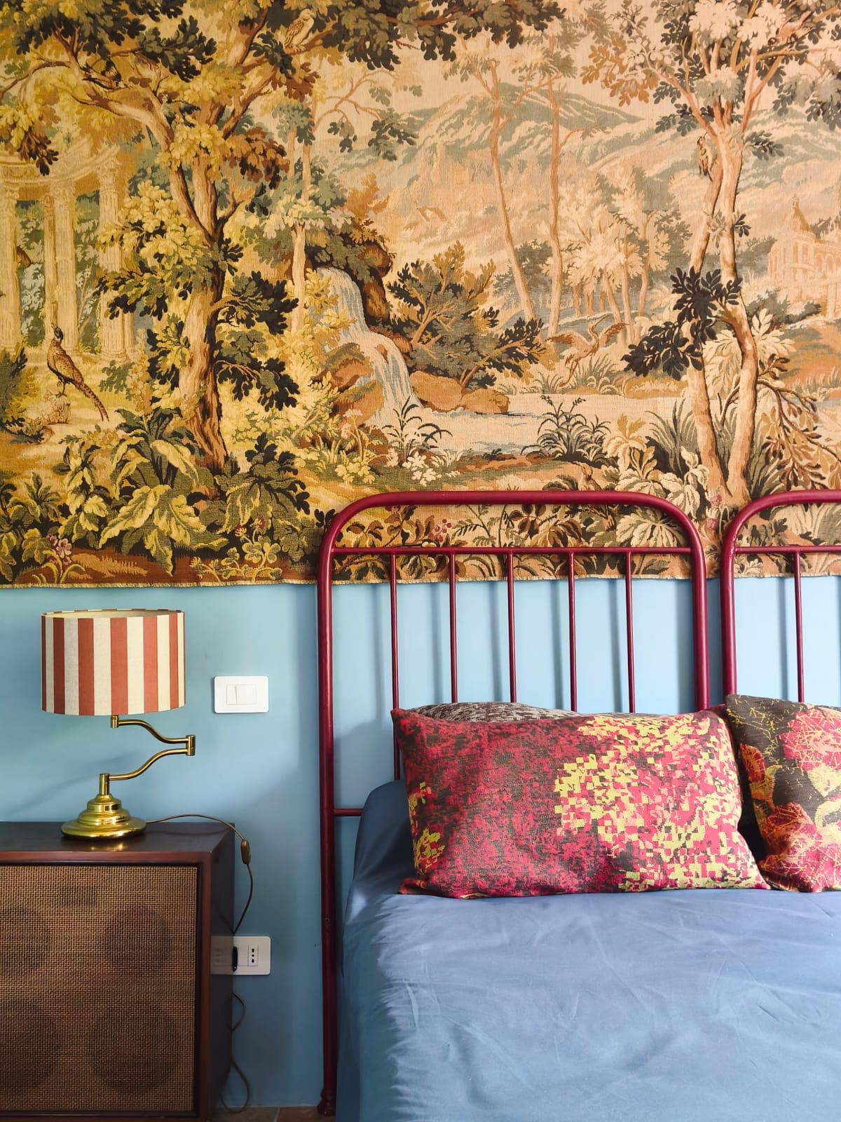 Camera Glicine al B&B Casale Le Casole a Otricoli: toni soft, arredi eleganti e relax in Umbria